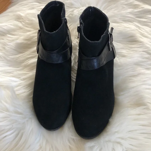 White Mountain Booties NWOB HP! 🥳 - Picture 4 of 7
